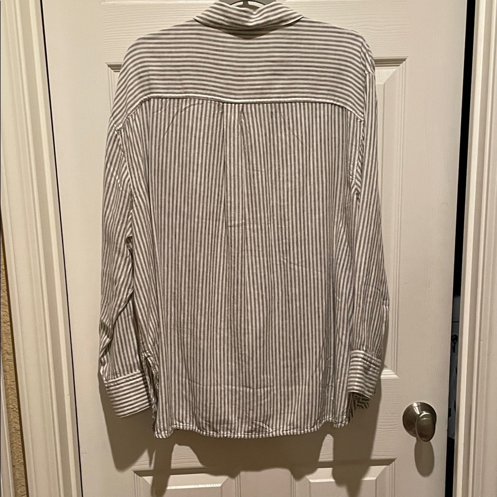 NWT - Old Navy olive green & white strioed linen Button-Down Shirtsz; XL - Picture 4 of 4